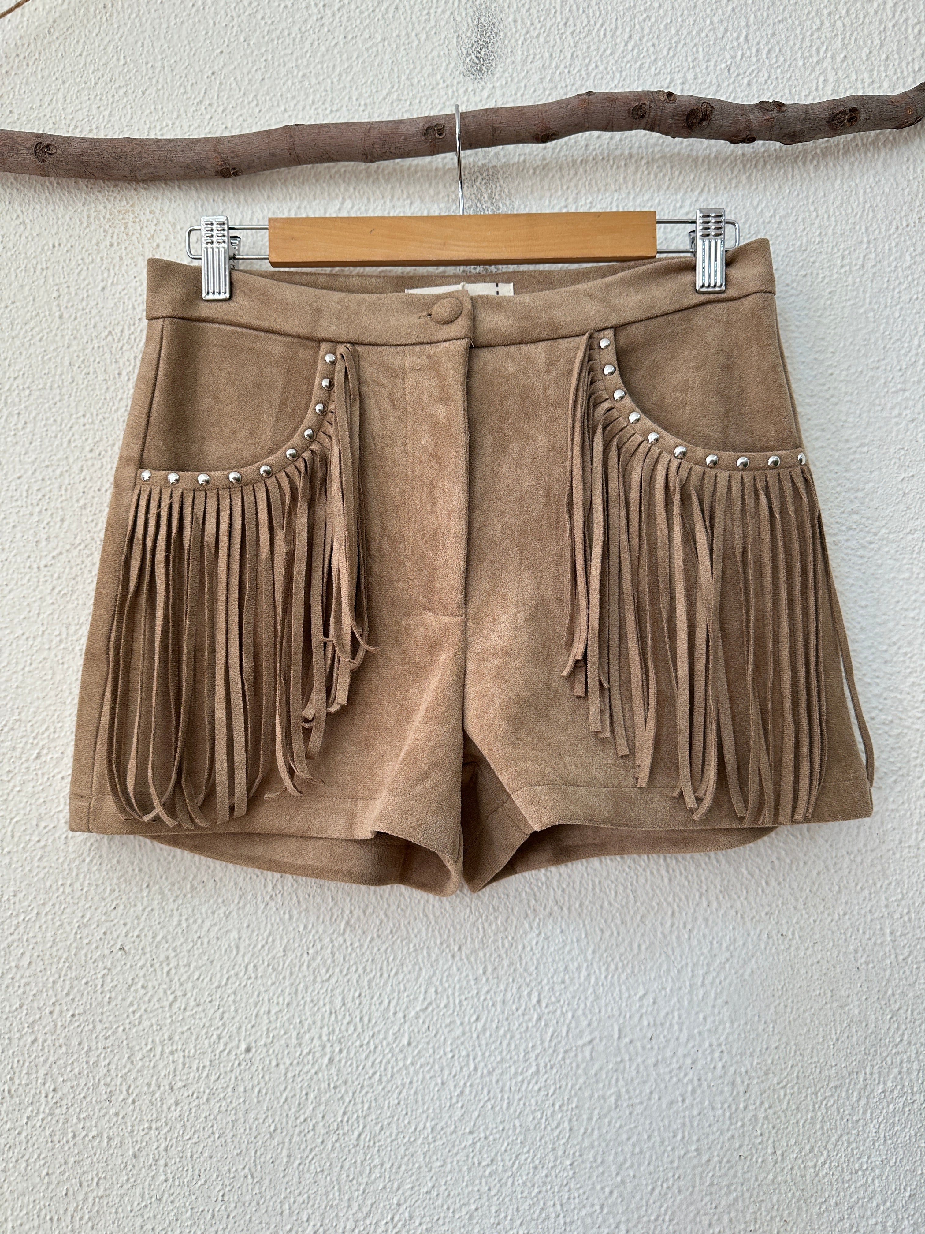 Calções efeito suede c/ franjas SAHARA