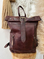 Carregar imagem no visualizador da galeria, Mochila em pele c/ bolsos exteriores MEMPHIS
