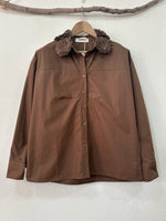 Load image in the gallery viewer,Camisa de popelina c/aplicações LOUISE
