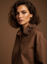 Load image in the gallery viewer,Camisa de popelina c/aplicações LOUISE
