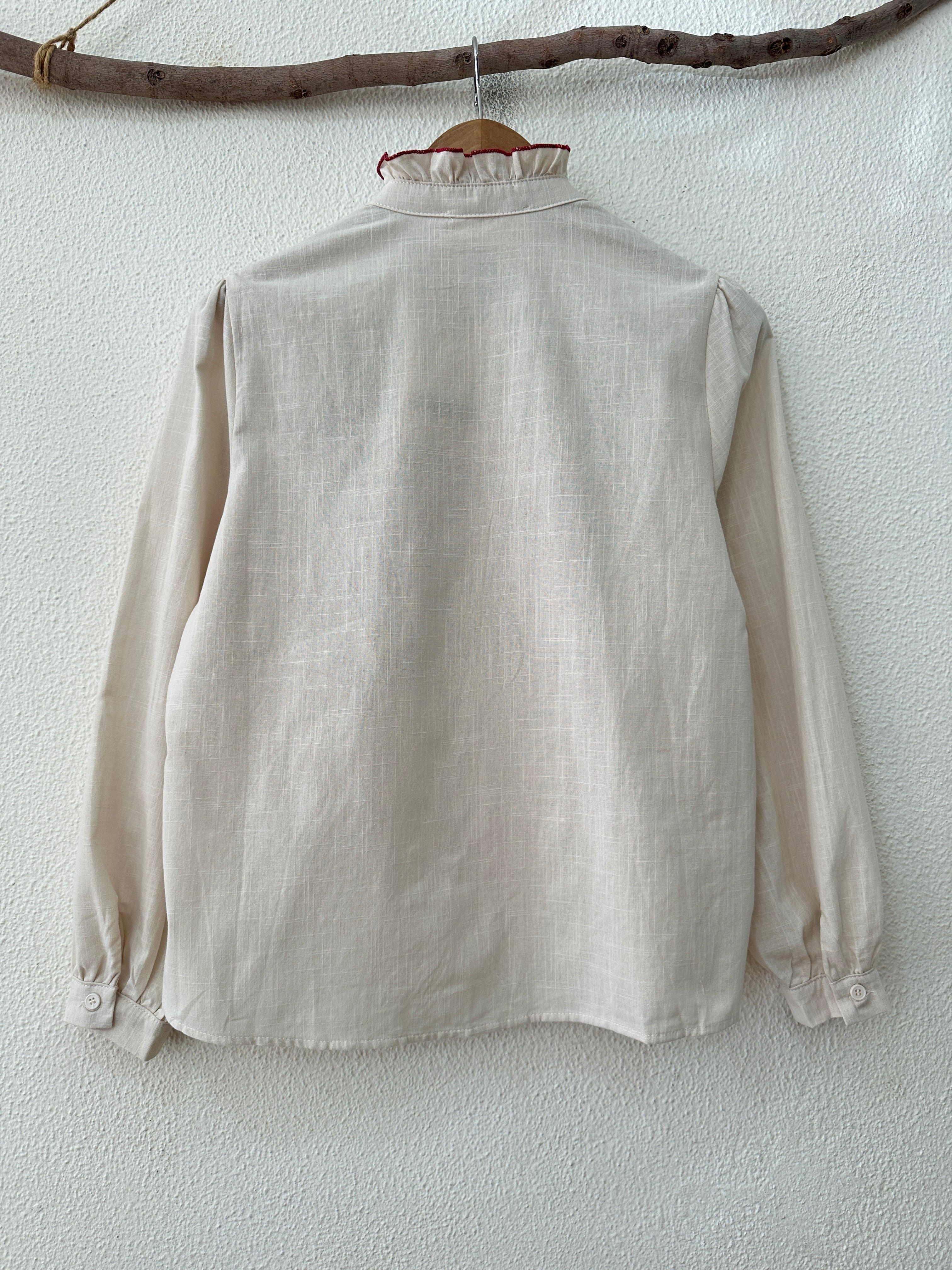 Camisa bordada em ponto-cruz ROSES