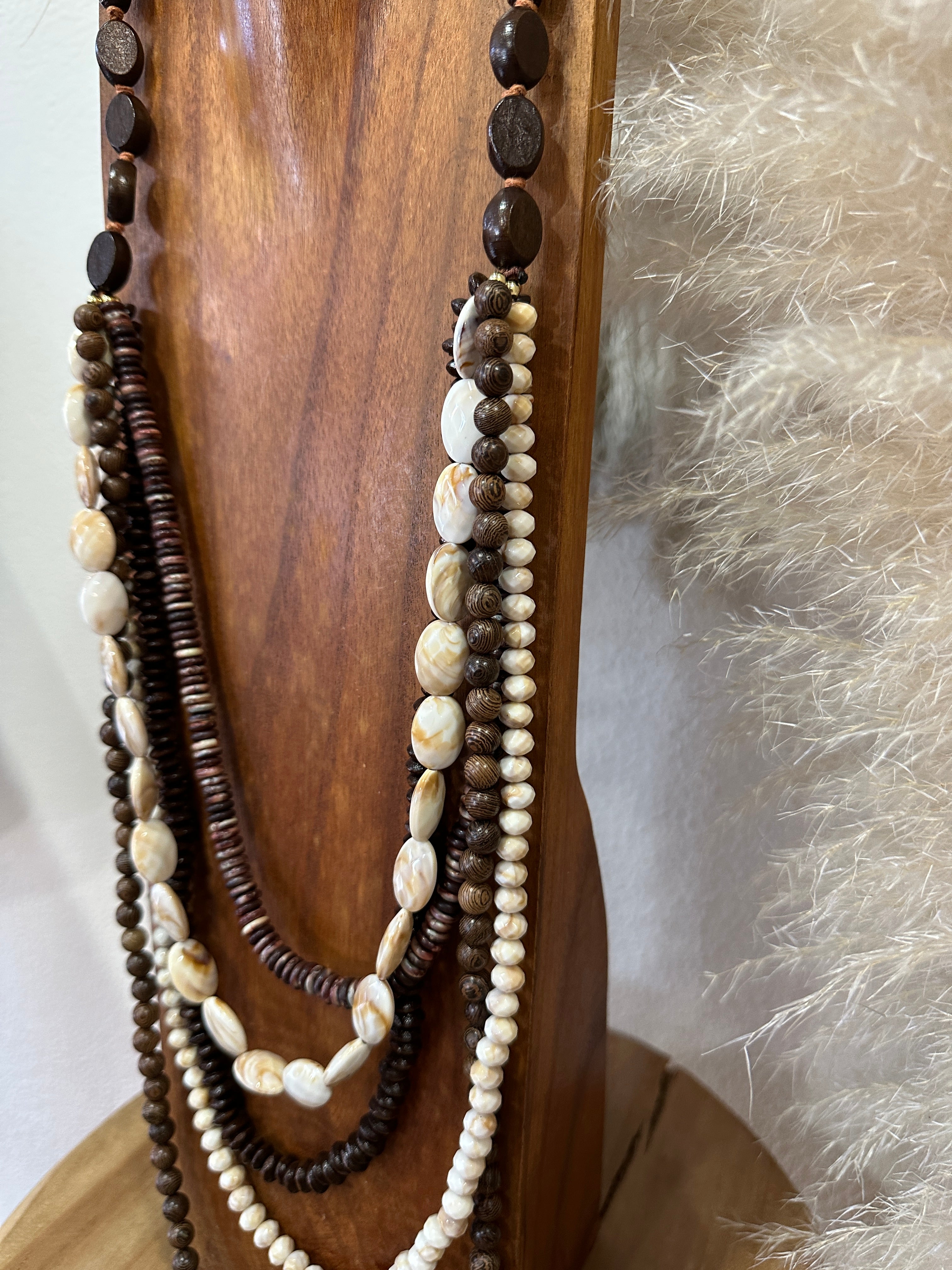 Colar comprido multivoltas YARA