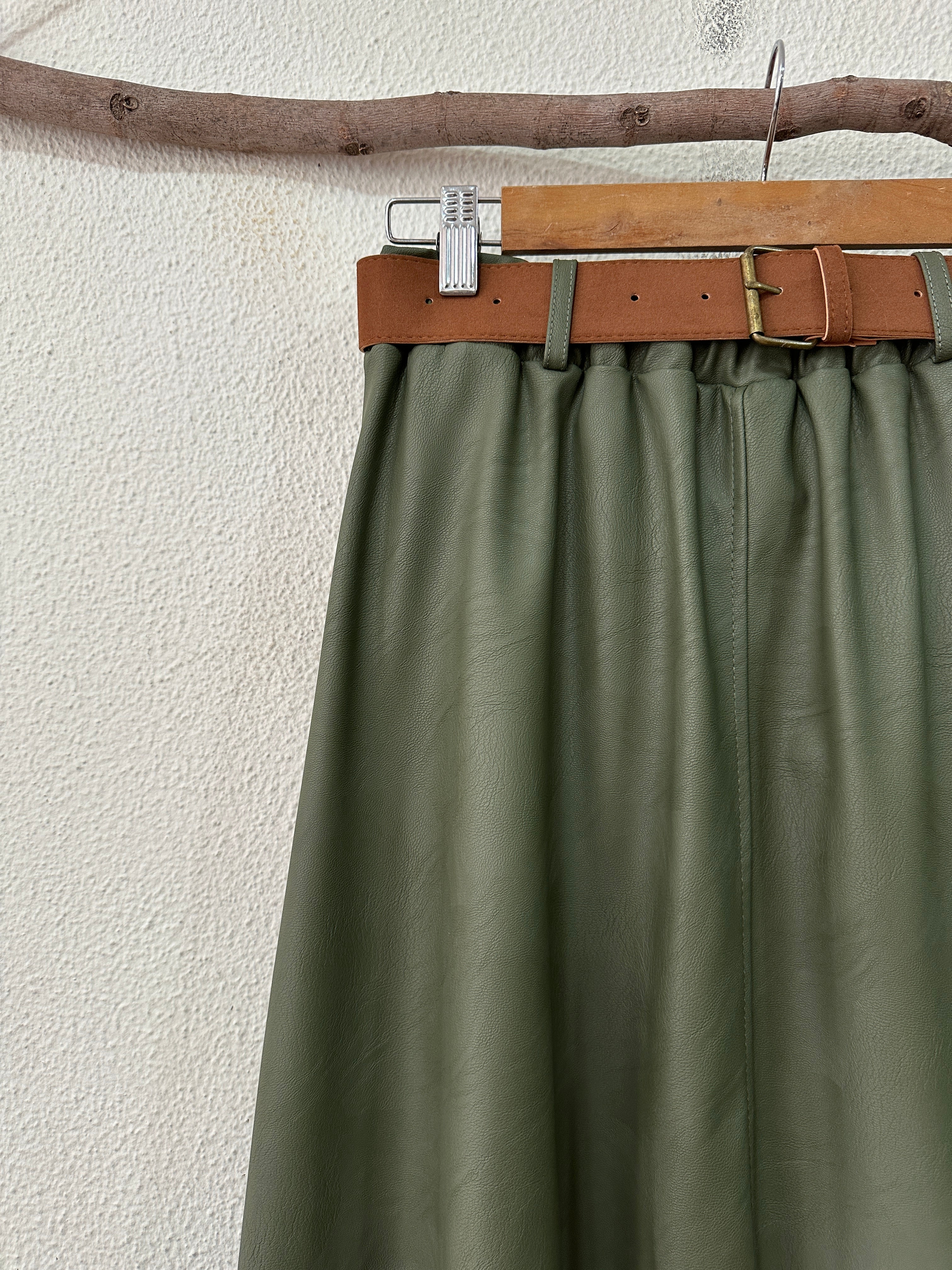 Saia em ecopele c/cinto RUTH