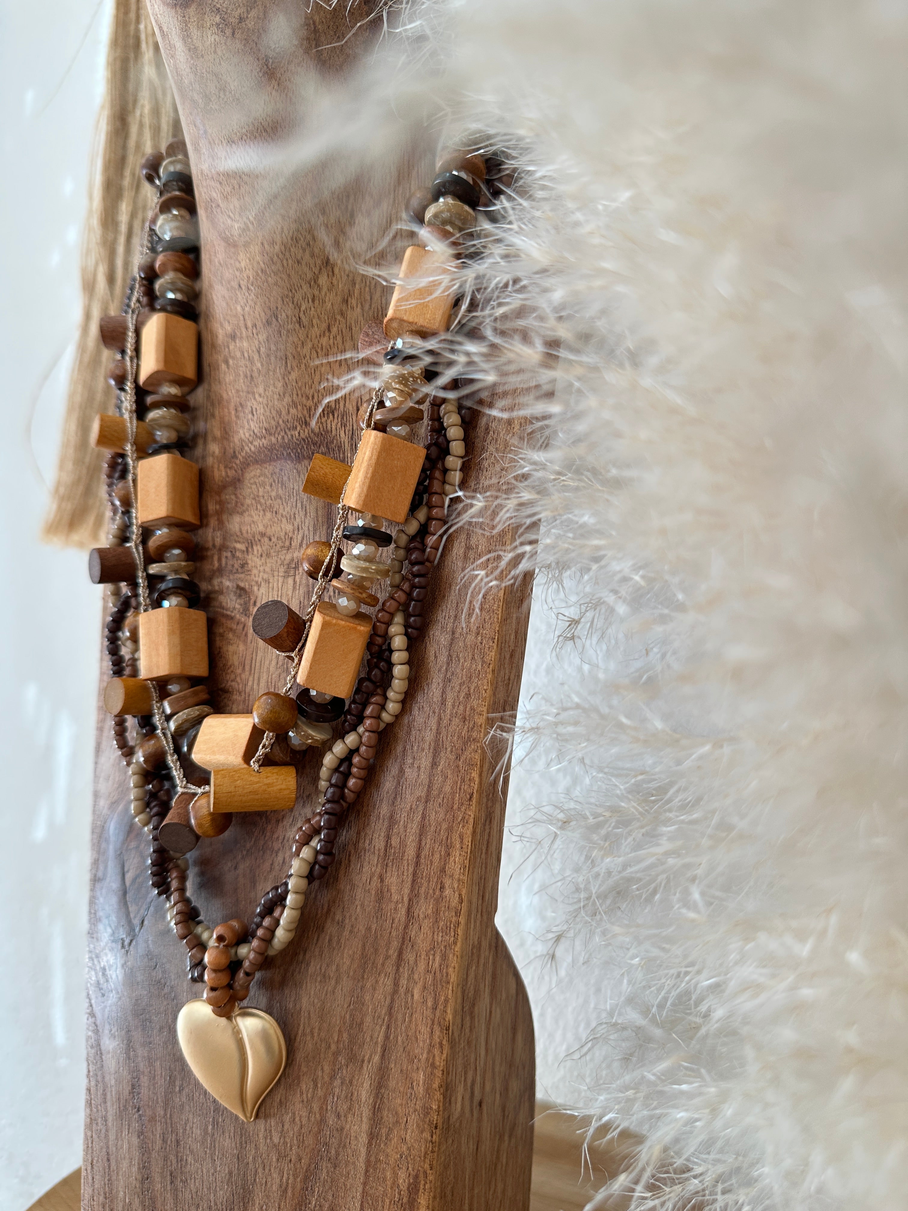 Colar multivoltas SAMANI