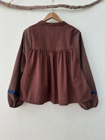 Load image in the gallery viewer,Camisa bordada HEARTS
