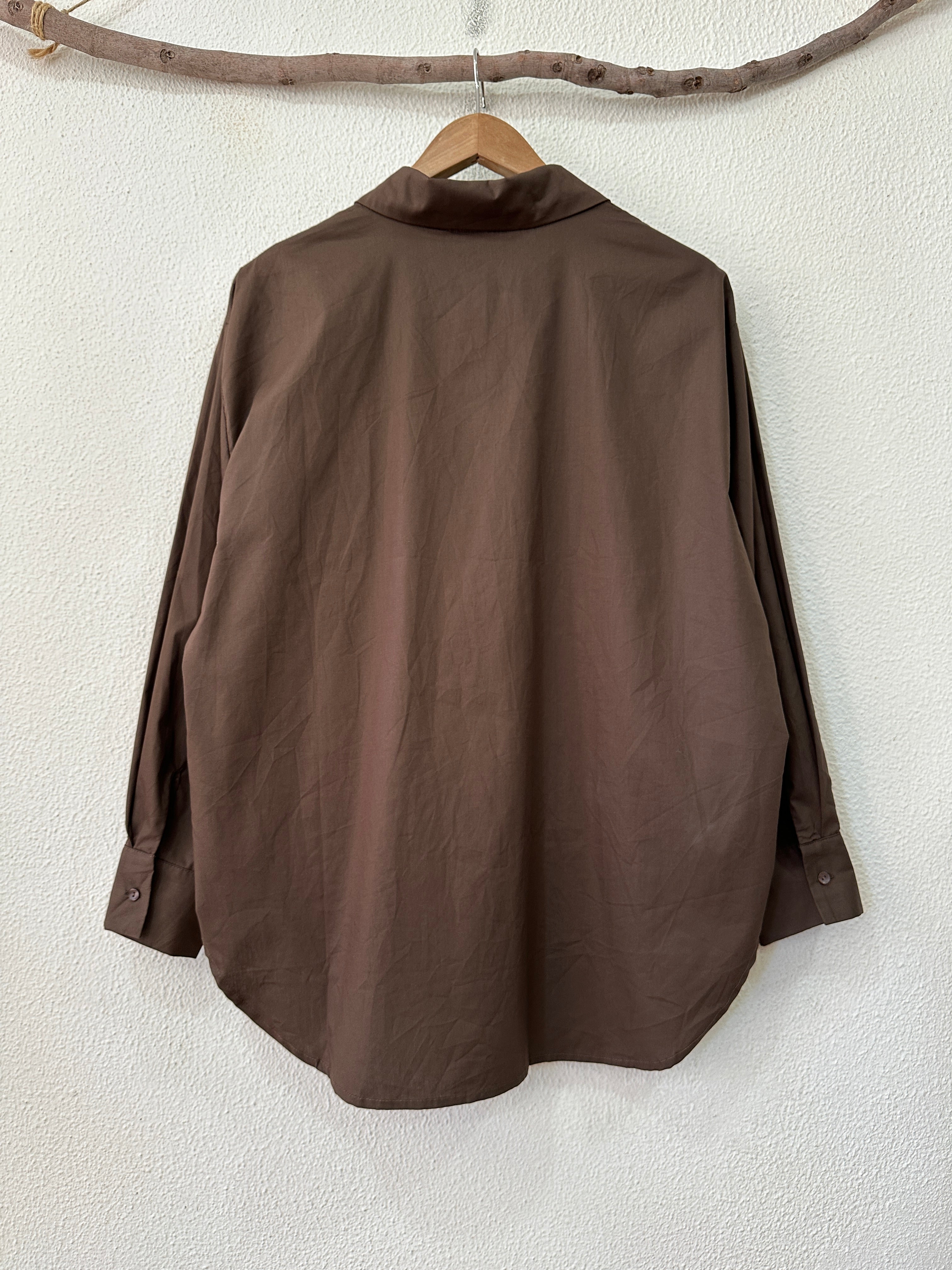 Camisa oversize c/ aplicações LOVE