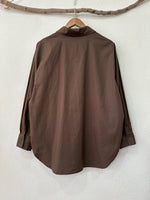 Load image in the gallery viewer,Camisa oversize c/ aplicações LOVE
