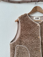 Load image in the gallery viewer,Colete de pelo encaracolado LAMB
