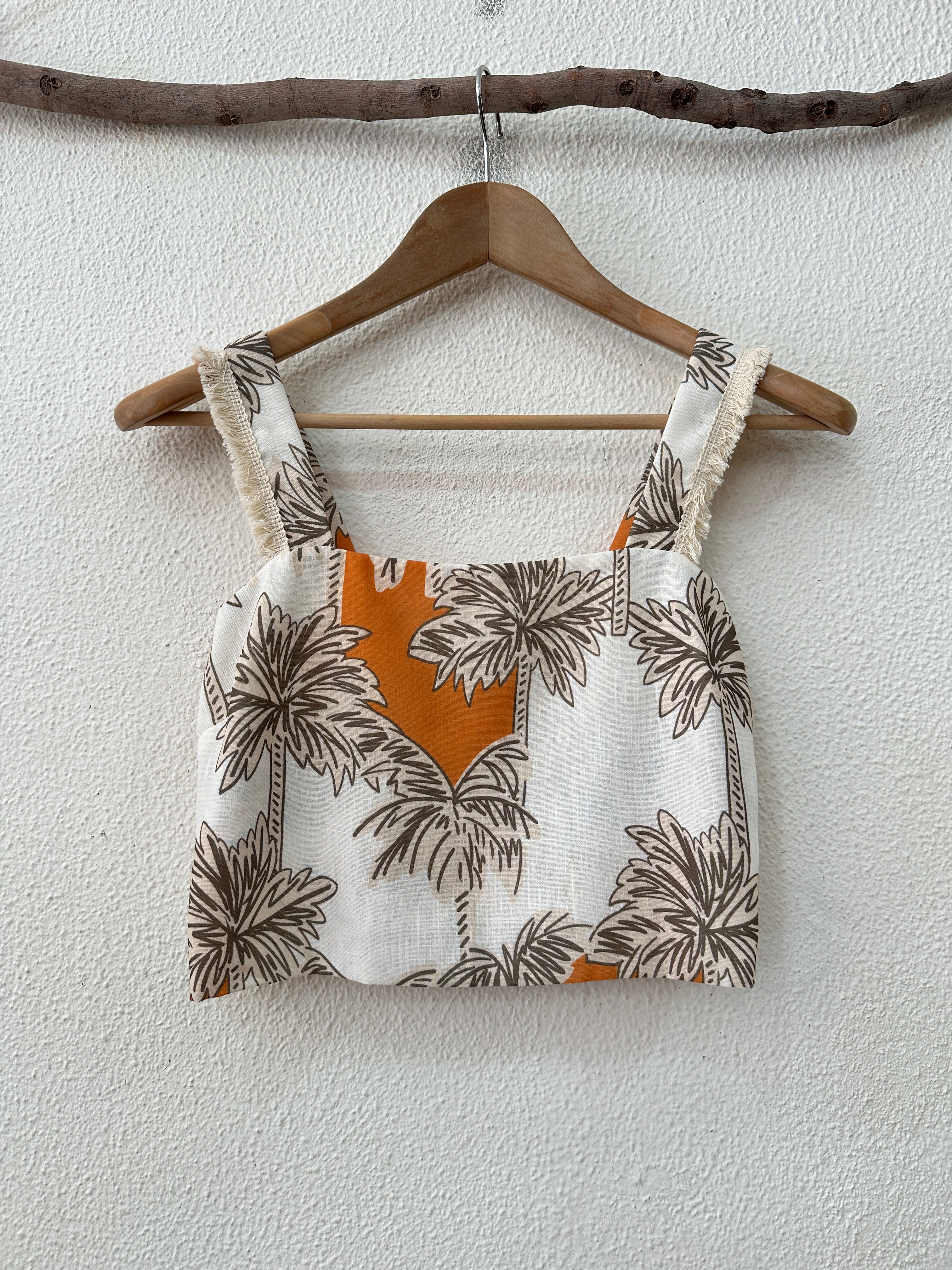 Conjunto de top e saia ISLAND