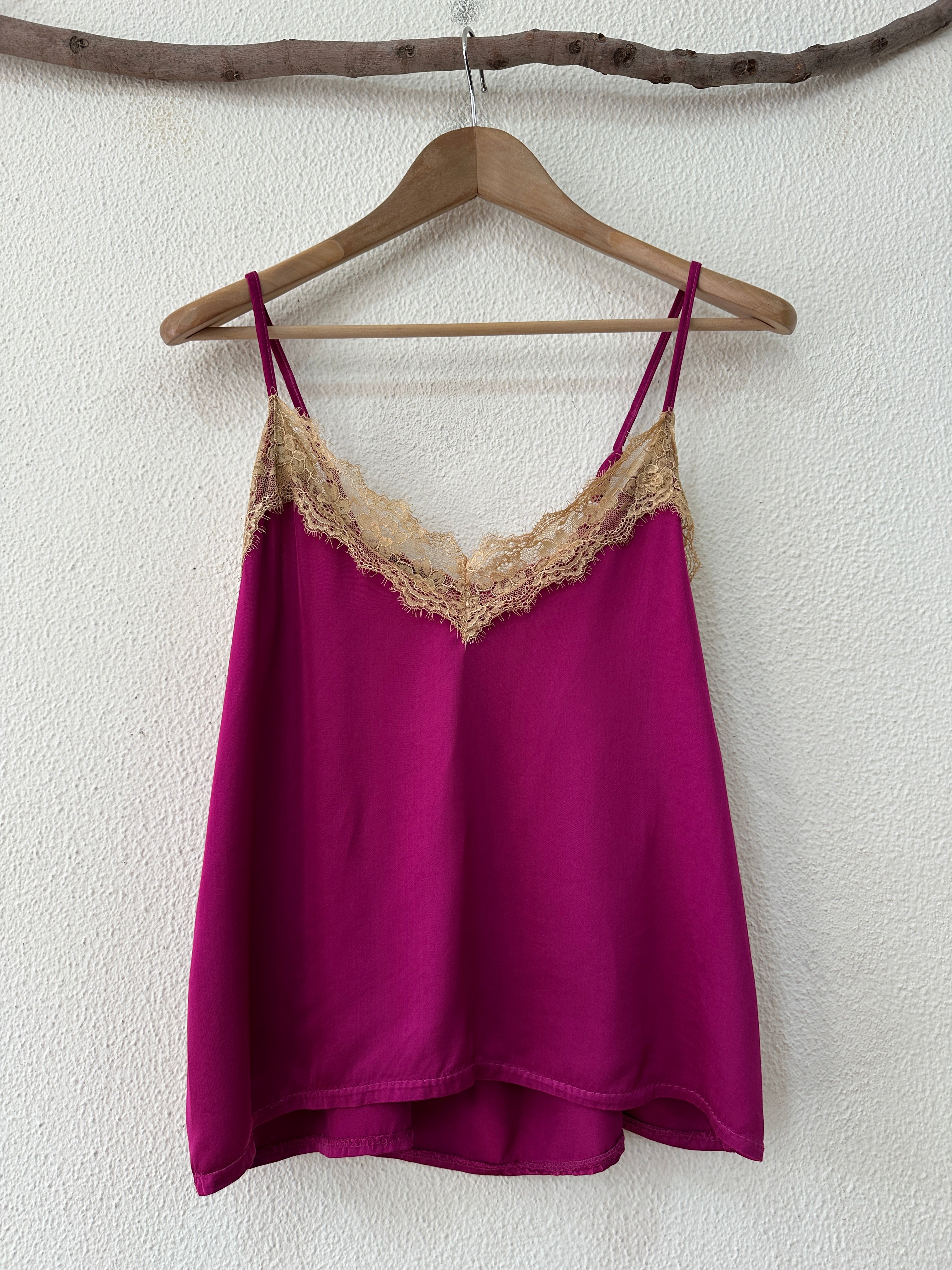 Top acetinado c/ renda FAYE