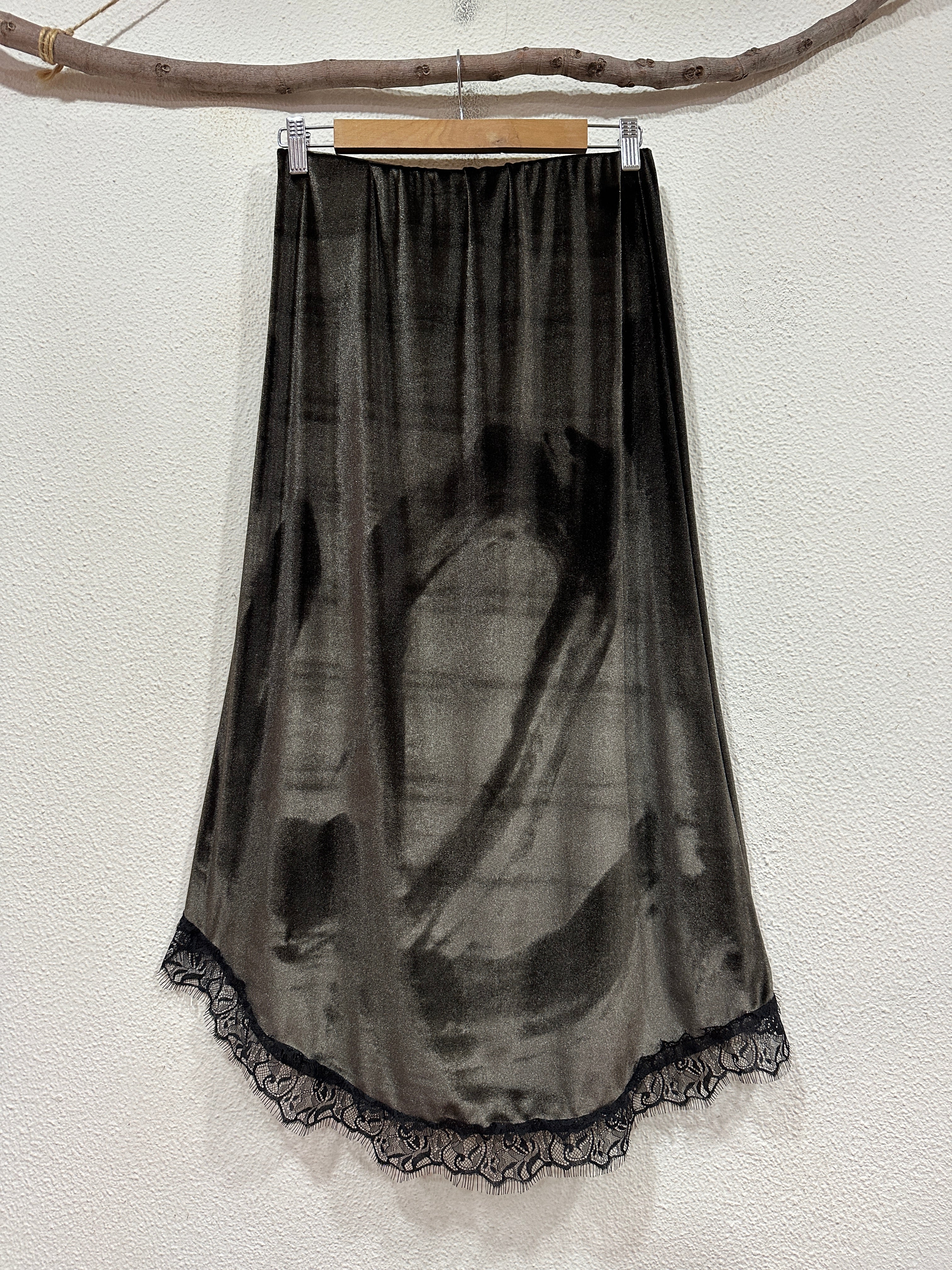 Saia em veludo cristal c/renda AMETHYST