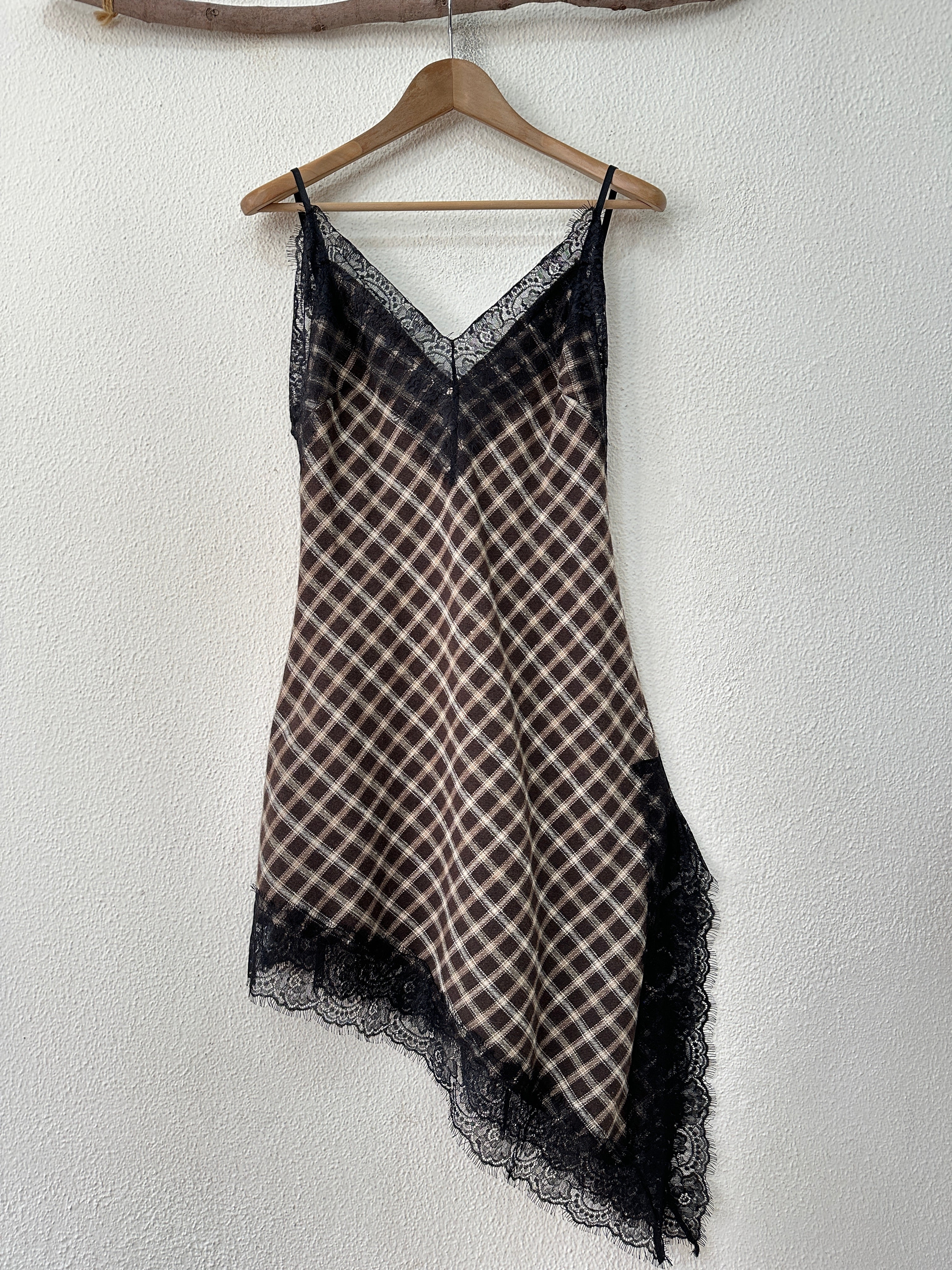 Vestido assimétrico de flanela c/ renda YOHANNA