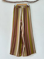 Load image in the gallery viewer,Pantalonas c/ seda e bolsos CORA
