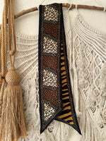 Carregar imagem no visualizador da galeria, Cinto/faixa acetinado FEARLESS
