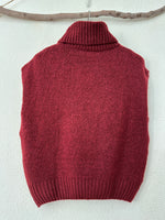 Load image in the gallery viewer,Colete c/gola LANNA
