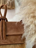 Carregar imagem no visualizador da galeria, Clutch em camurça MILLION
