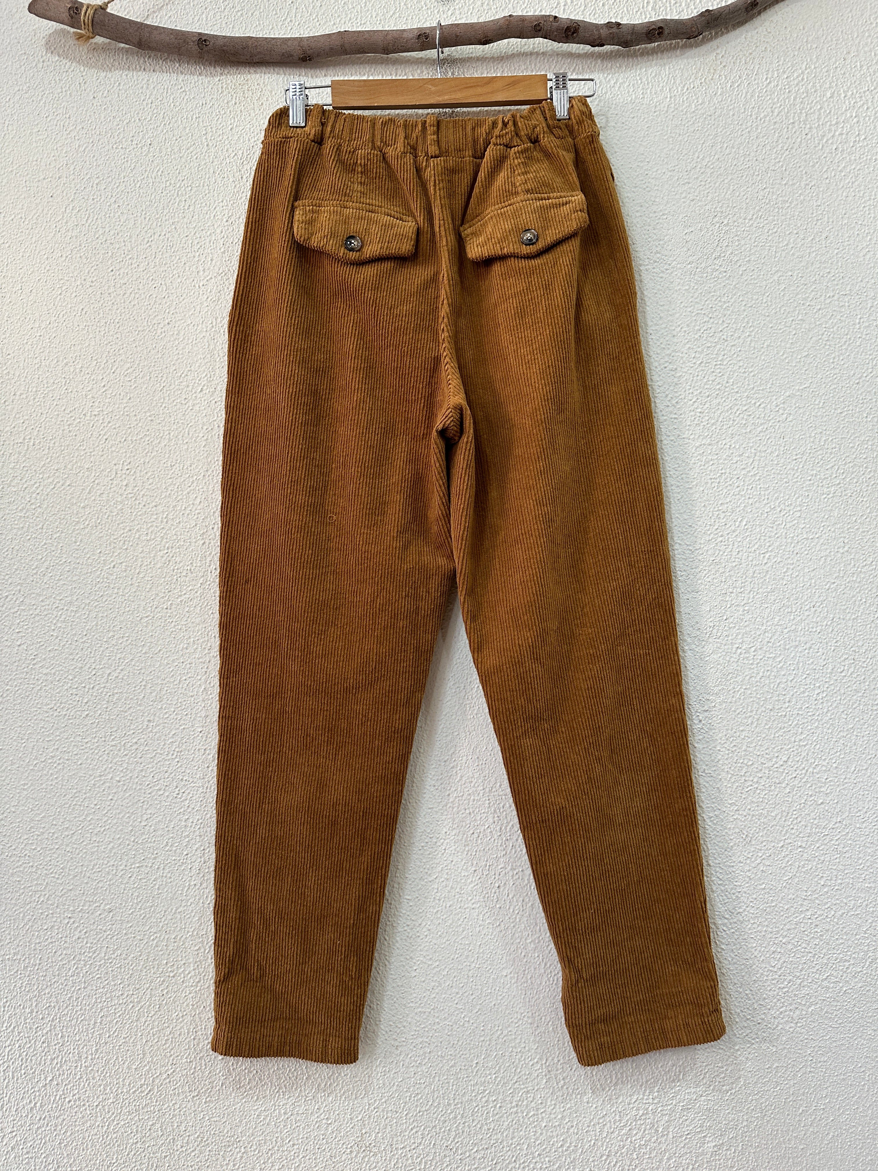 Calças em bombazina c/ bolsos TURMENIC