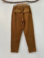 Load image in the gallery viewer,Calças em bombazina c/ bolsos TURMENIC
