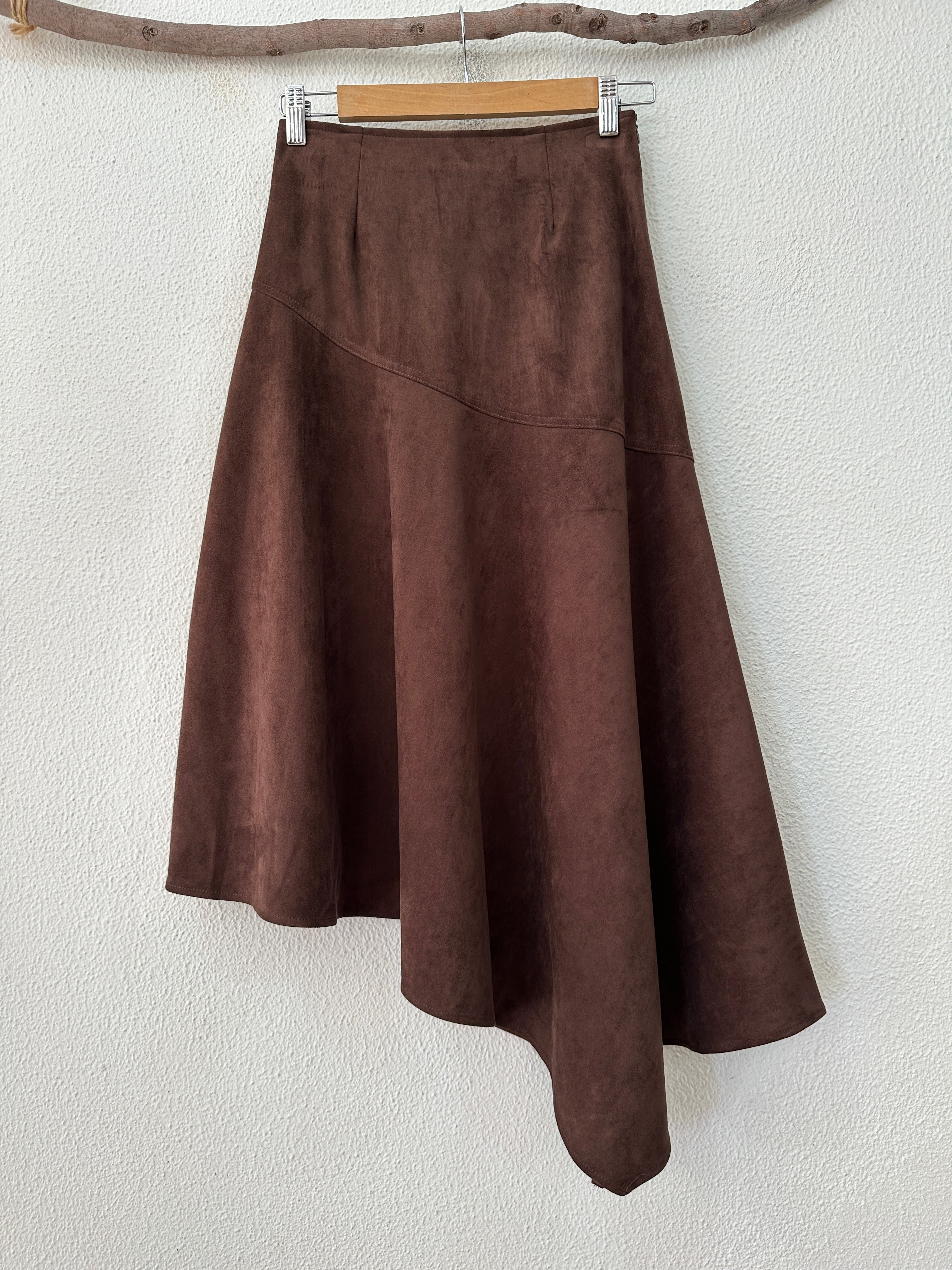 Saia assimétrica em camurça sintética DESERT