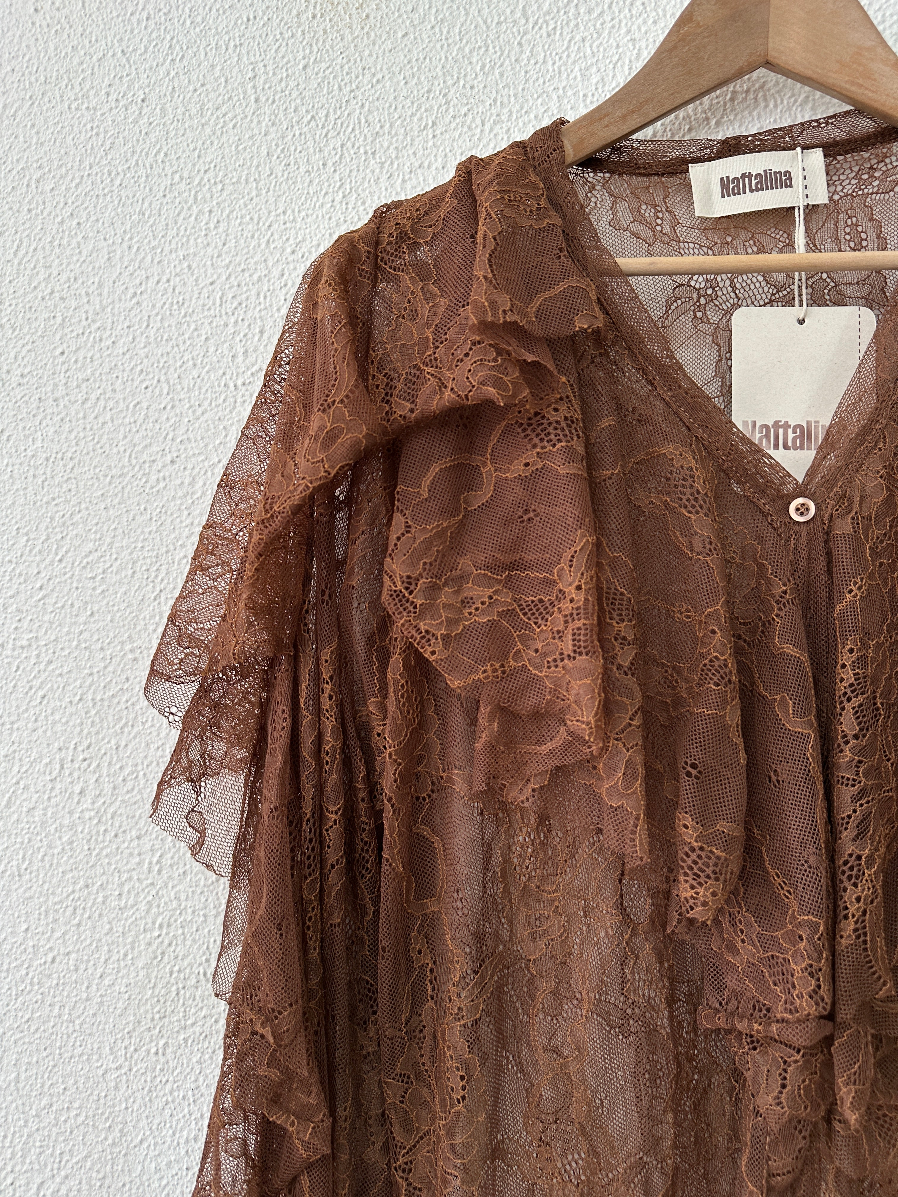 Camisa em renda c/ folhos MARGARETTE