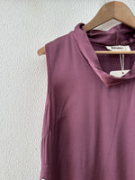 Load image in the gallery viewer,Top acetinado c/ botões GRAFF
