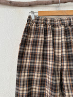 Load image in the gallery viewer,Calças comfort fit em flanela c/ bolsos MILLIE
