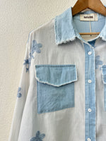 Carregar imagem no visualizador da galeria, Camisa oversize bordada c/denim FELICITY
