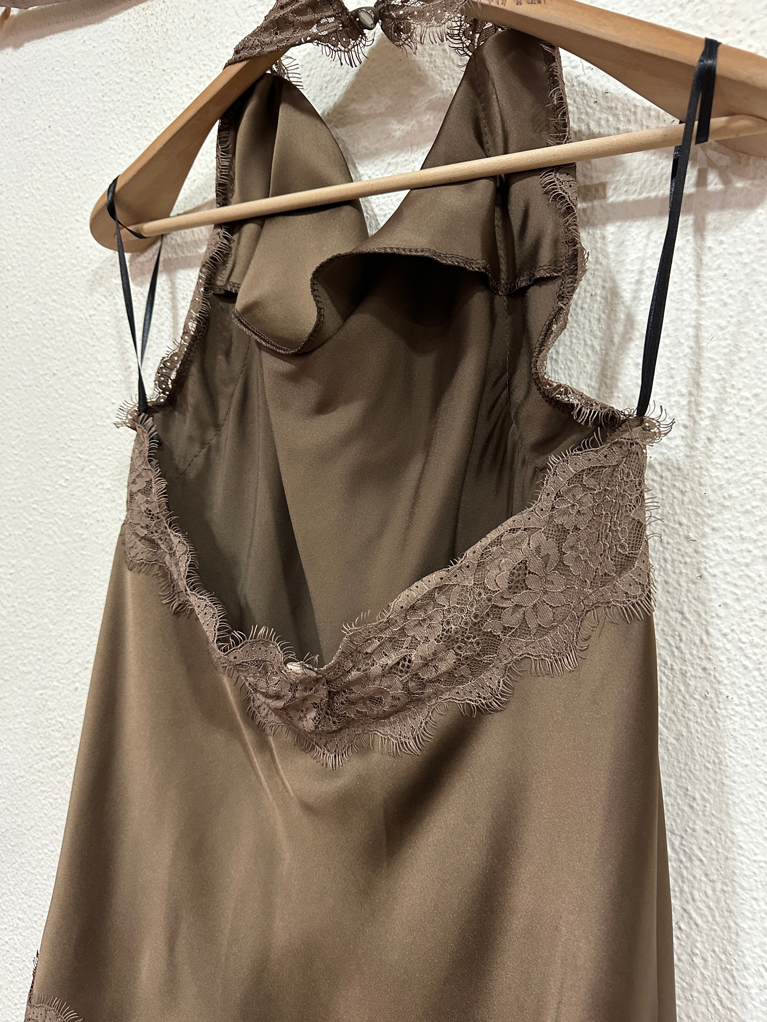 Top em cetim c/rendas e decote em halter SANDIE