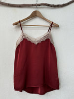 Carregar imagem no visualizador da galeria, Top acetinado c/ renda JENNIFER
