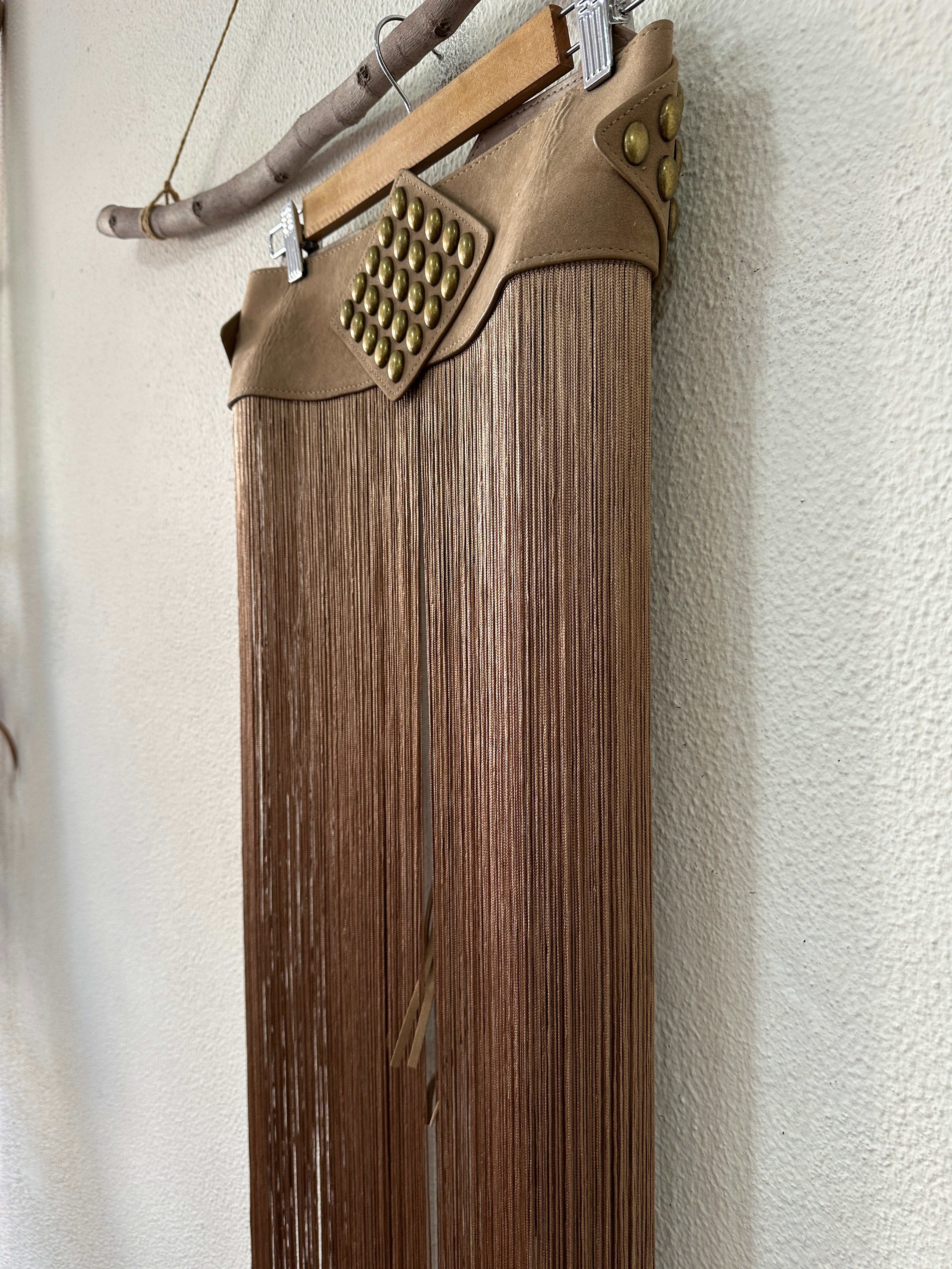 Cinto c/tachas e franjas compridas WEST