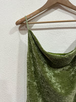 Load image in the gallery viewer,Top aveludado c/decote drapeado SPINEL
