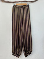 Load image in the gallery viewer,Calças em cetim estilo bombachas TANGER
