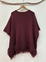 Carregar imagem no visualizador da galeria, Poncho em malha c/franjas CALÍOPE
