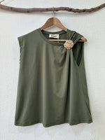 Carregar imagem no visualizador da galeria, Top c/ detalhe dourado MAELIS
