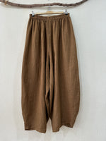 Cargue la imagen en el visor de la galería,Calças em linho estilo barrel TAVIRA
