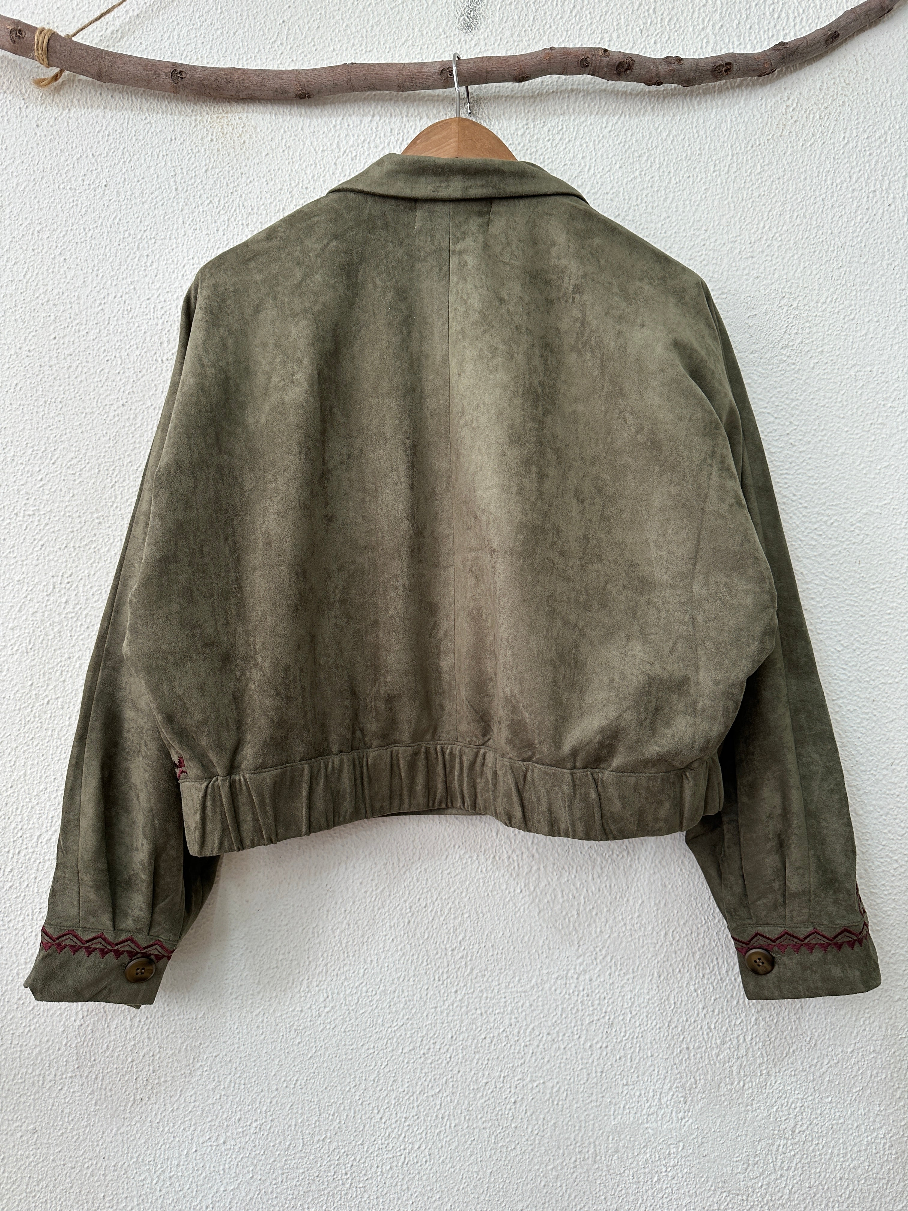 Casaco efeito suede bordado AXEL