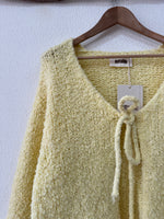 Load image in the gallery viewer,Casaco de malha c/ atilhos BISOU
