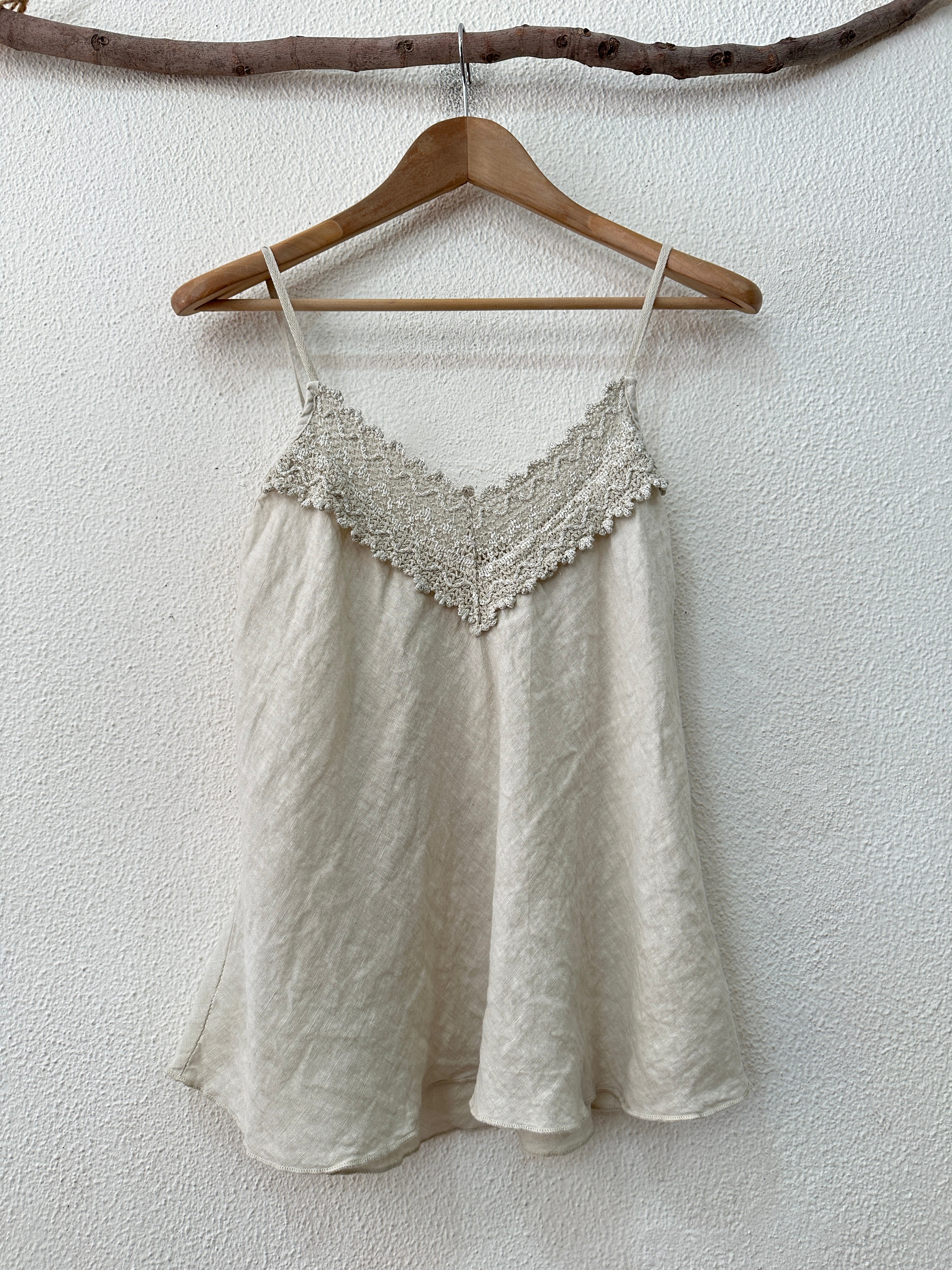 Top em linho c/renda e corte em viés RIVIERA