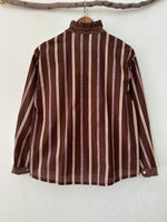 Load image in the gallery viewer,Camisa c/ detalhe de renda aveludada YVETTE
