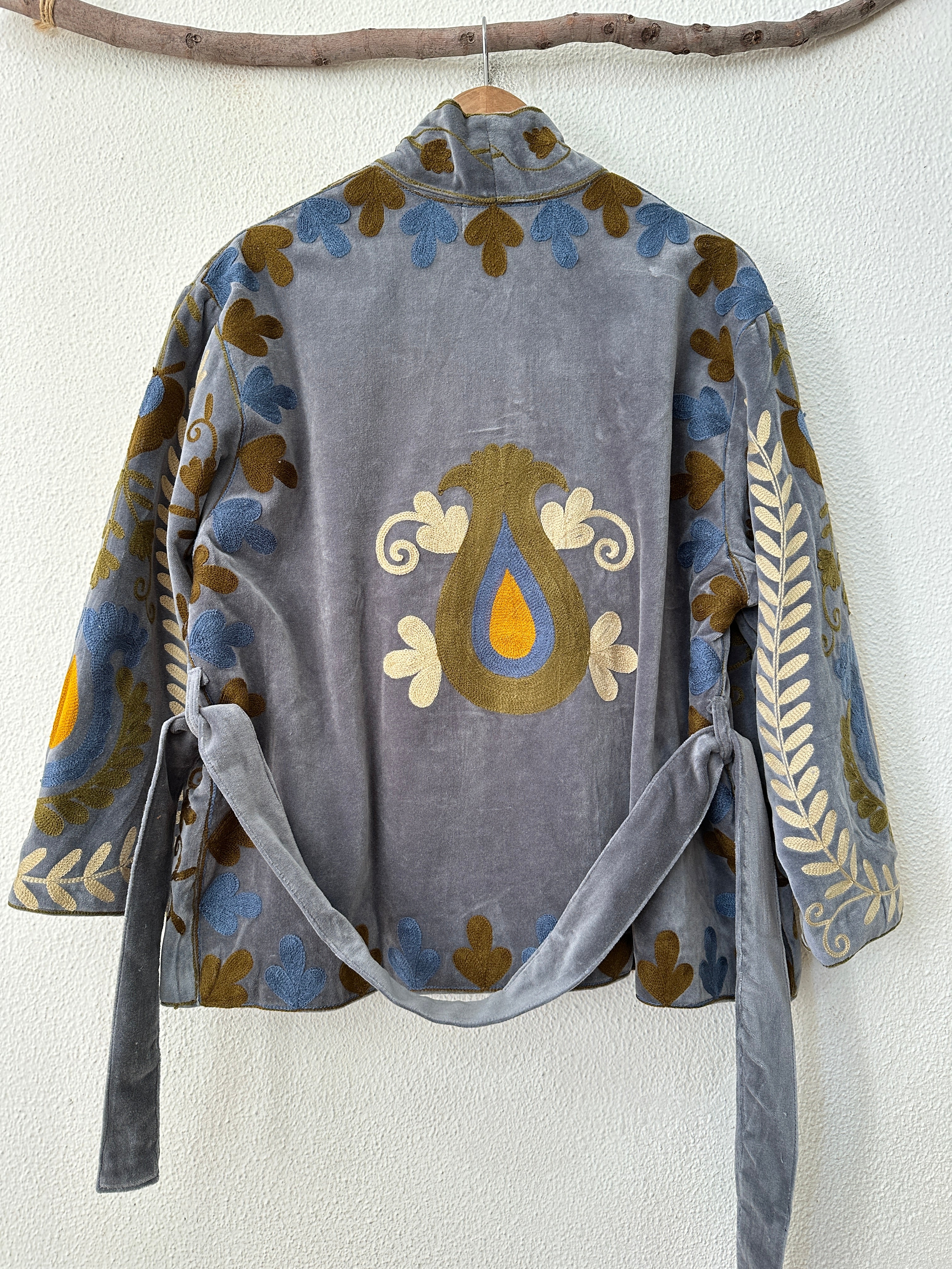 Kimono em veludo bordado LAKSHMI