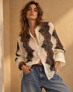 Carregar imagem no visualizador da galeria, Camisa em chiffon c/ aplicação de renda MADAME

