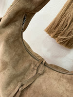 Carregar imagem no visualizador da galeria, Mala em camurça sintética c/franjas EMERALD
