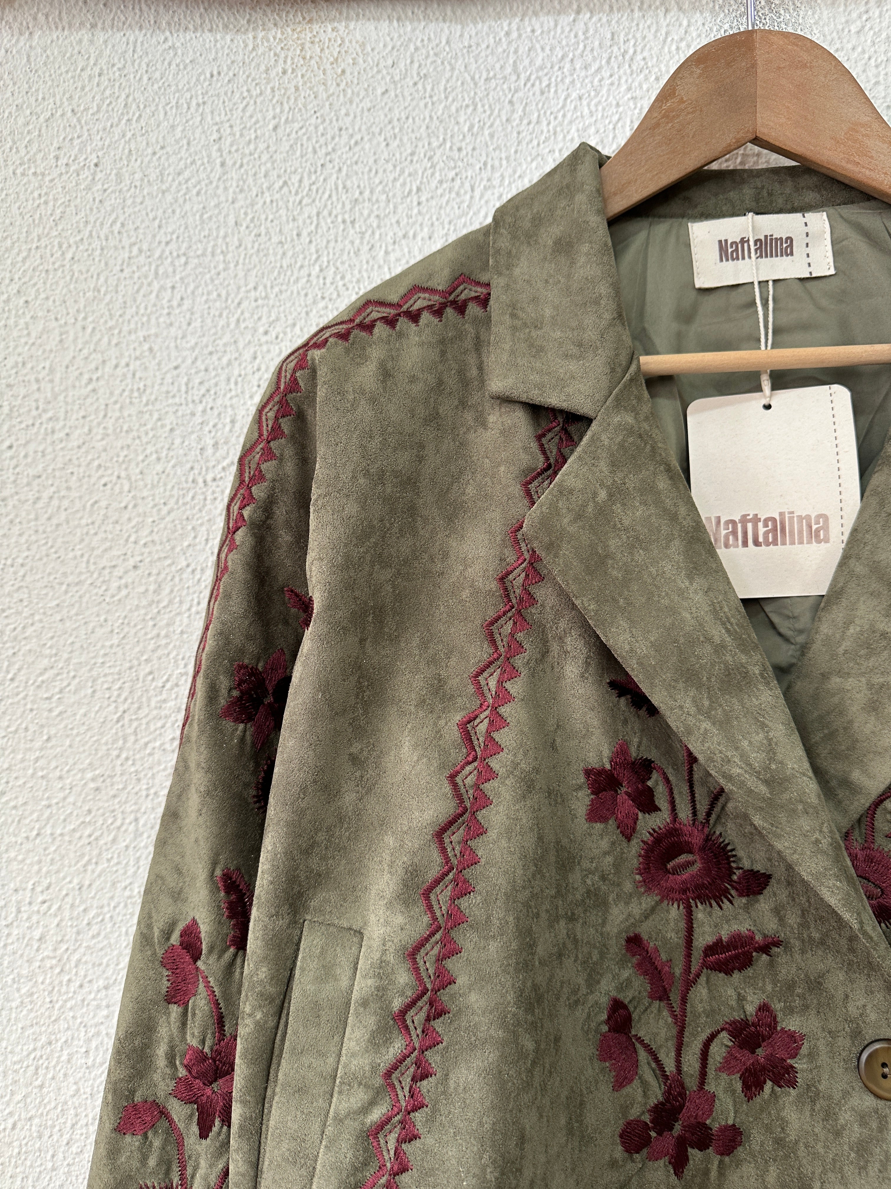 Casaco efeito suede bordado AXEL