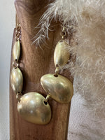 Load image in the gallery viewer,Colar curto TÂMISA
