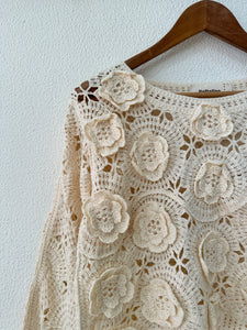 Camisola curta c/aplicações de crochet AÇUCENA