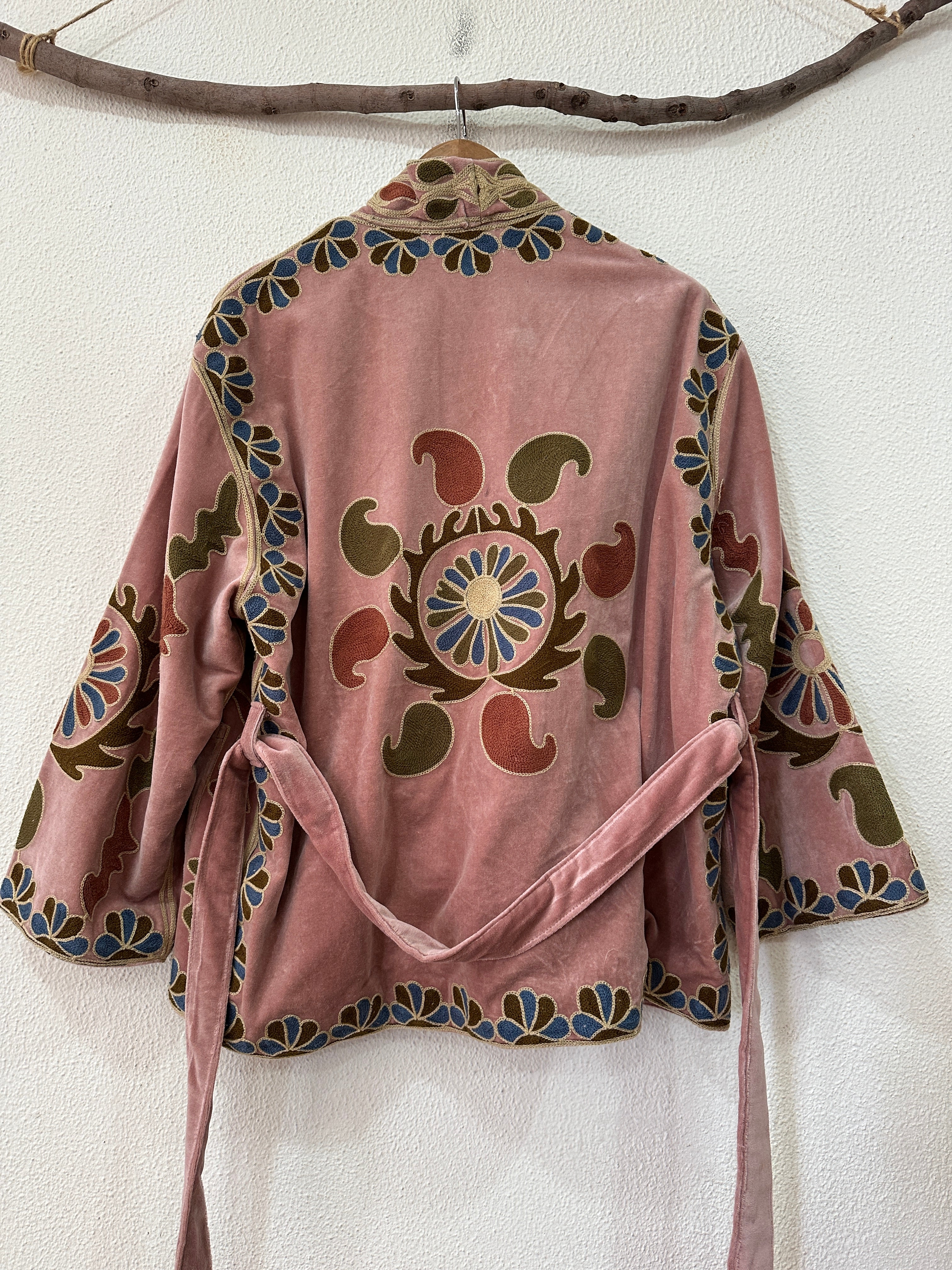 Kimono em veludo bordado RAHDA