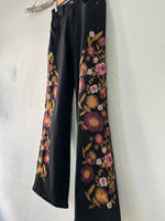 Load image in the gallery viewer,Calças de sarja bordadas FLORIANÓPOLIS
