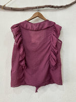 Load image in the gallery viewer,Top de algodão c/ folhos TORI
