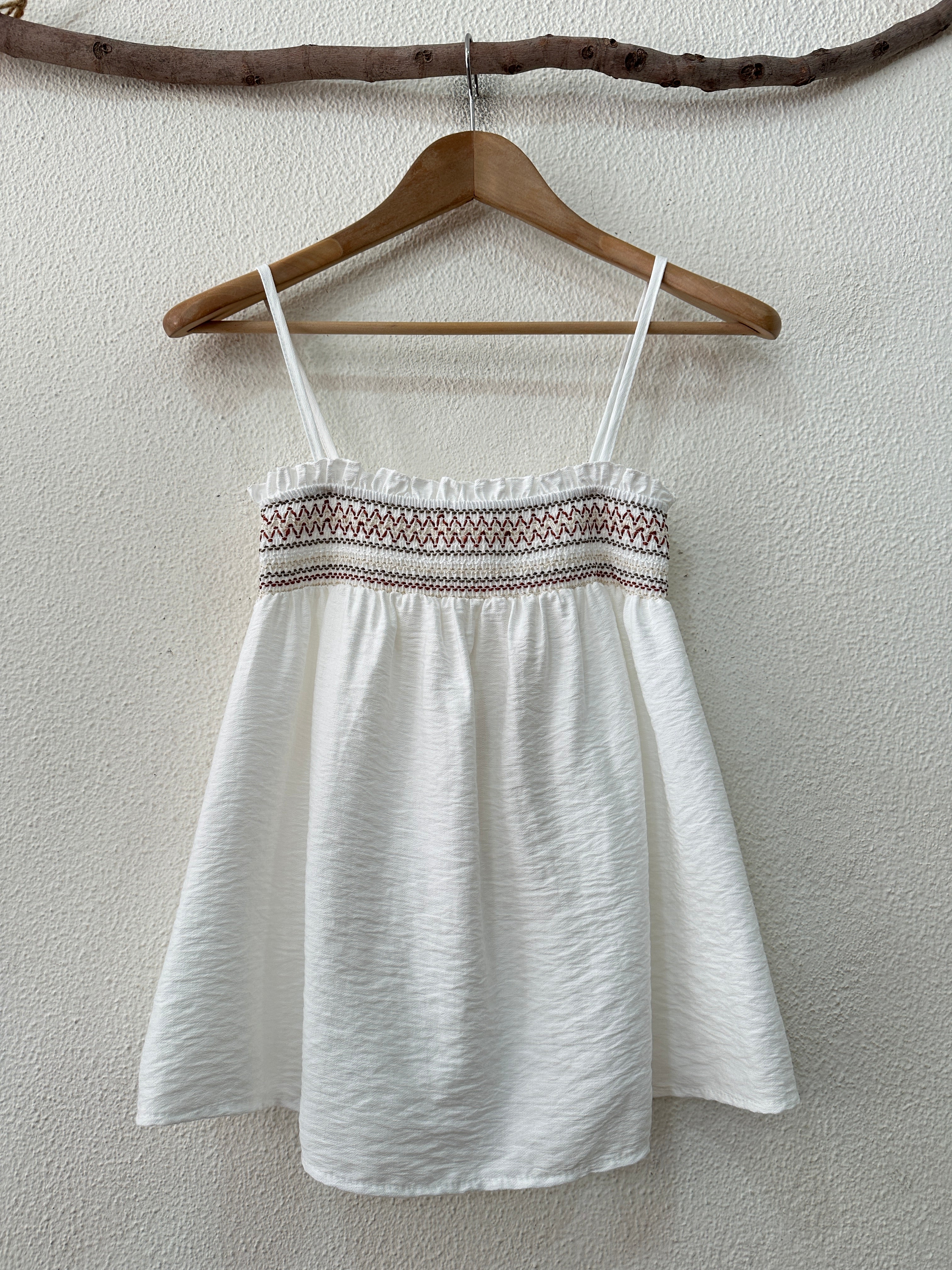 Top c/ elástico e bordados CAIRO