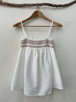 Load image in the gallery viewer,Top c/ elástico e bordados CAIRO
